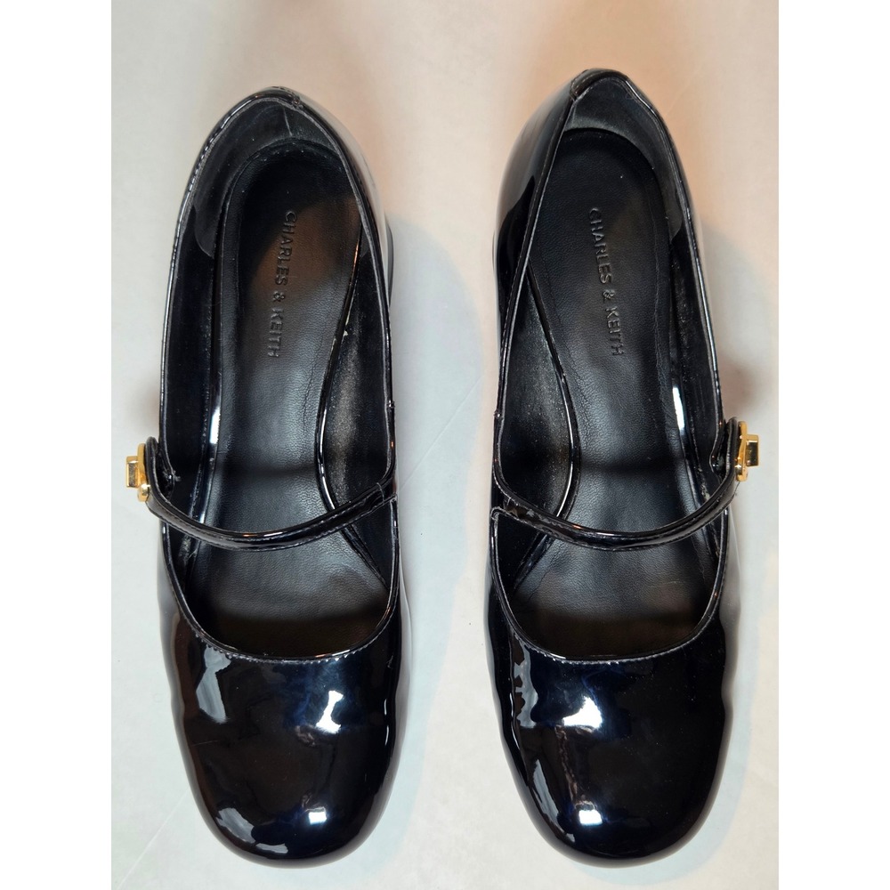 Charles & Keith Mary Jane Pumps Womens 38 Black Patent Block Heel Turn-Lock